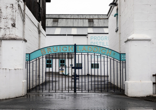 ブルックラディ蒸溜所